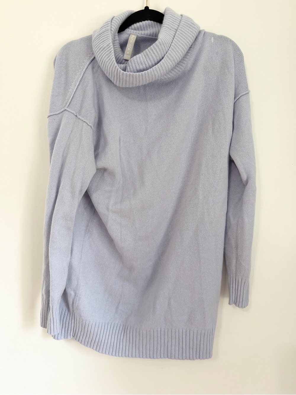 Athleta medium wool and cashmere blend lilac turtleneck pullover knit sweater